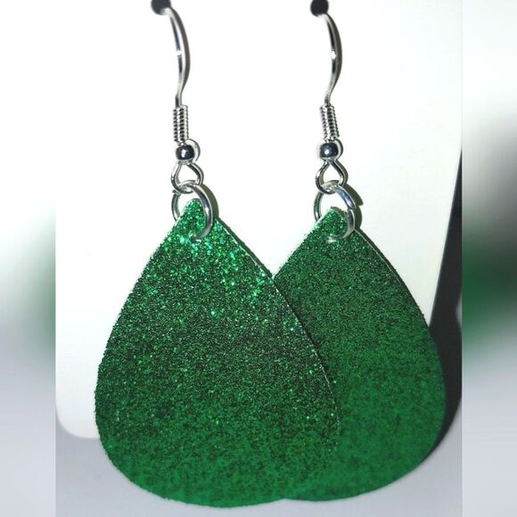 Beautiful bedazzled fashion earrings - Picture 4 of 5